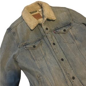Levi’s Jean and Sherpa jacket